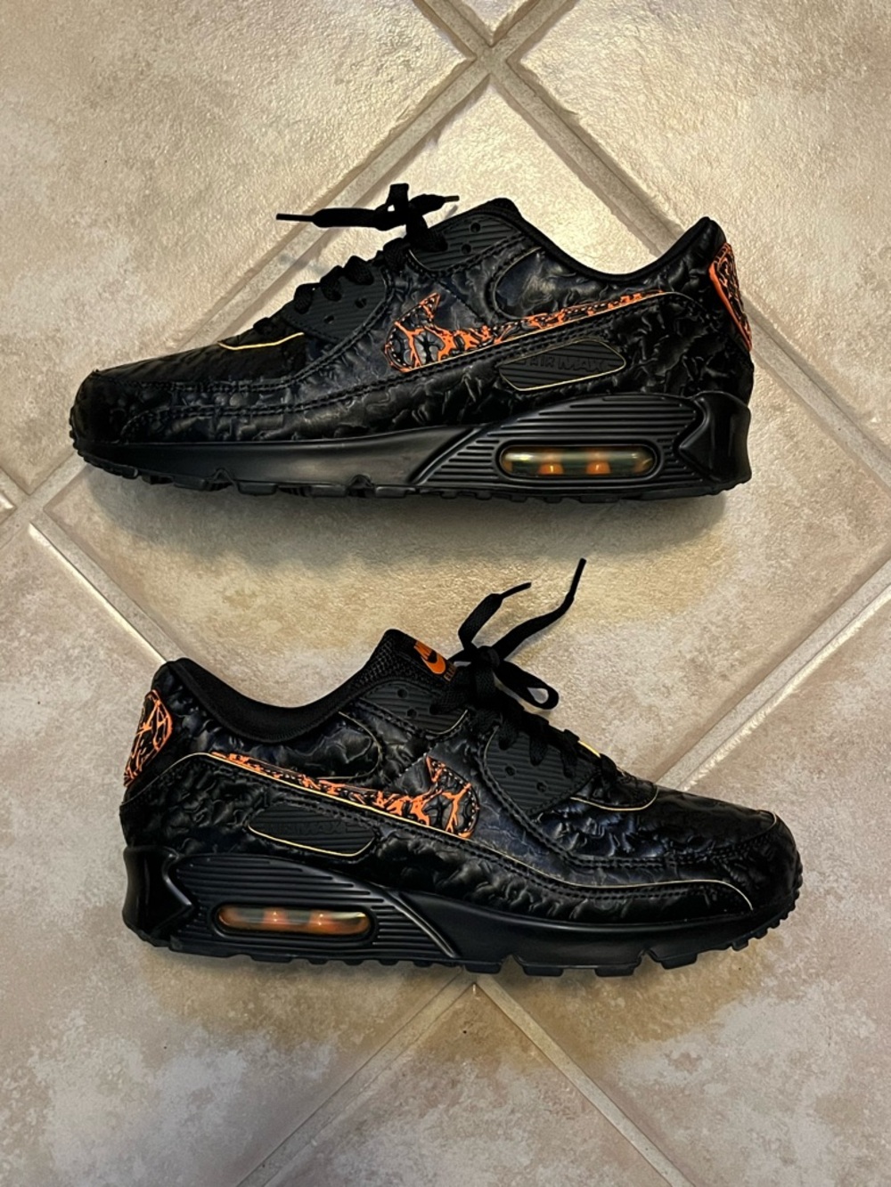 NIKE AIR MAX 90 ‘VOLCANO’